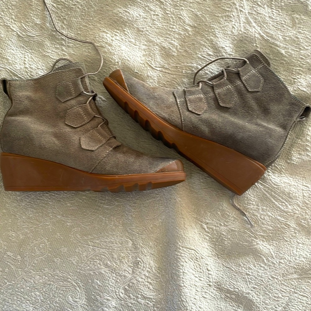 Sorel wedge bootie
